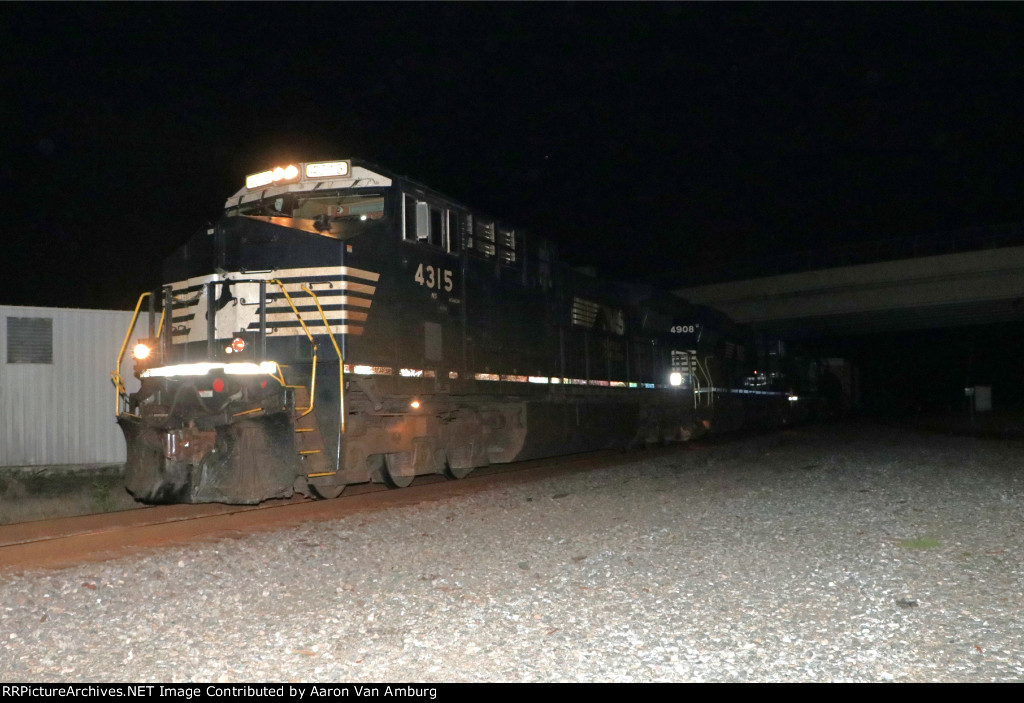 NS 323